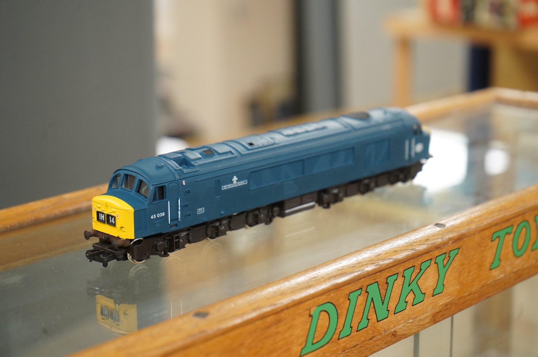 A collection of 00 gauge model railway, including three box train sets by Jouef, Mainline and Hornby, together with a large selection of unconstructed railway related plastic and metal kits and accessories, manufacturers